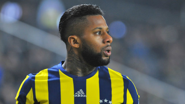 Lens takım arkadaşlarına isyan etti!