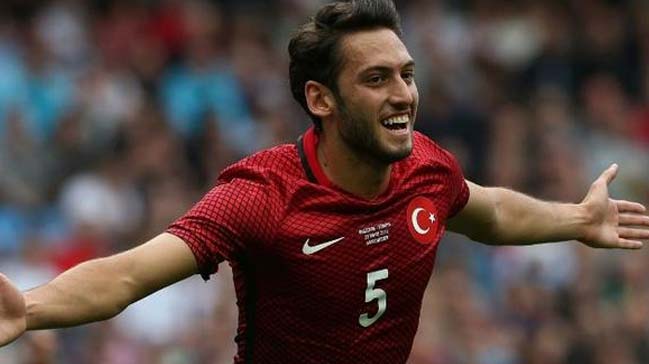 İtalyan devi Hakan Çalhanoğlu'nun peşinde!