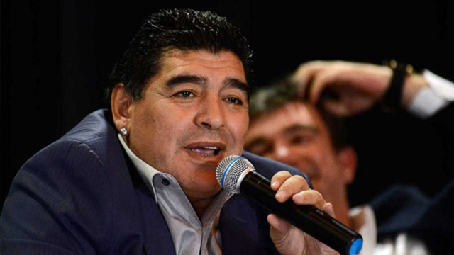 Diego Maradona resmen FIFA'da
