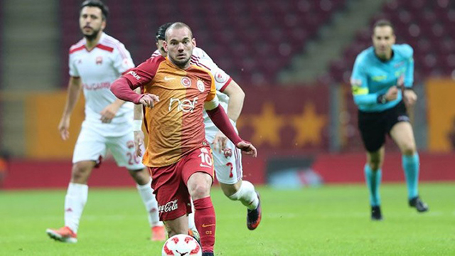 Sneijder yine kadroda yok