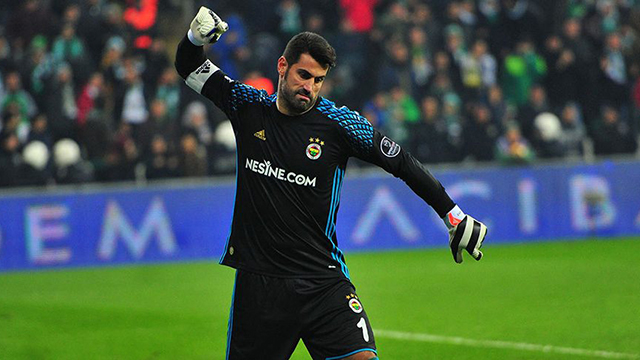 Volkan Demirel çıldırdı: Ruhunuz nerede beyler!