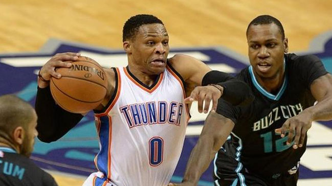 Westbrook bir sezonda 30. kez triple double yaptı