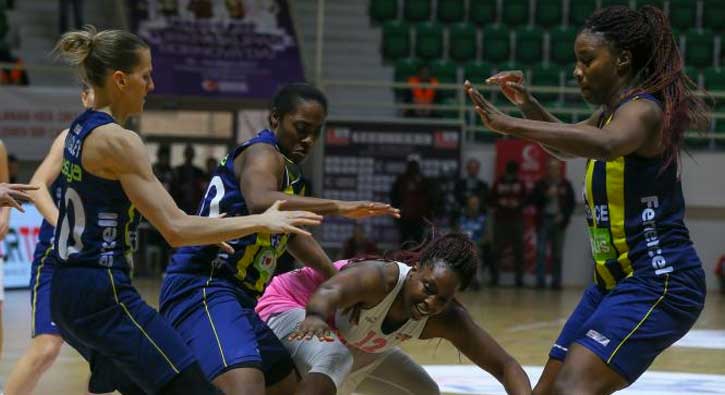 Kupada Bellona AGÜ, Fenerbahçe'yi yıktı