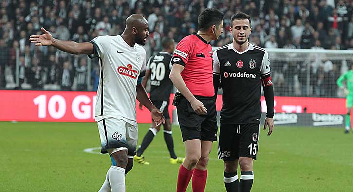 Maçta tartışmalı pozisyon! Penaltı beklentisi...