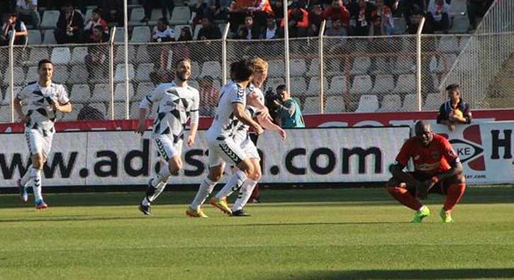 Adana'da olaylı maçı Atiker Konyaspor kazandı