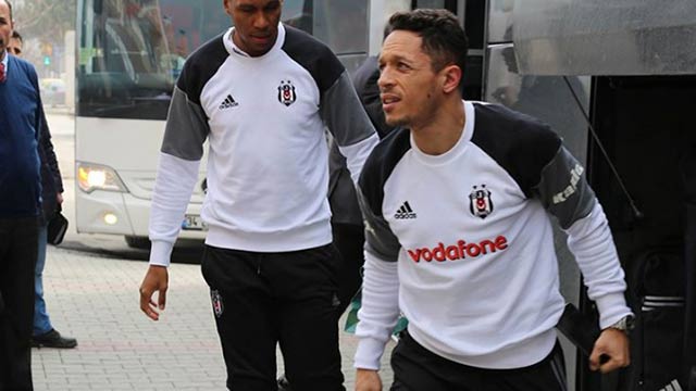 Adriano: Beşiktaş'ta oynamak bir keyif!