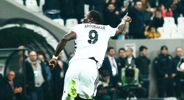 Olympiakos'u Aboubakar devirecek