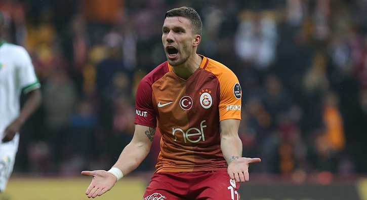 Alman yıldız Podolski saldırıya uğradı! Açıklama geldi...