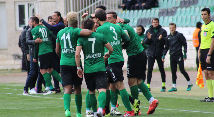 Gol düellosunun galibi Denizlispor