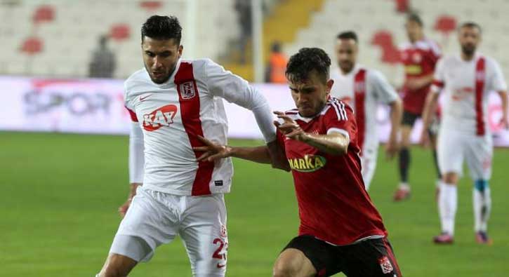 Sivasspor sahasında Balıkesirspor'a takıldı
