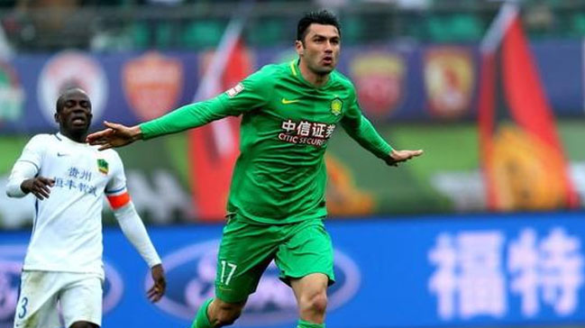 Burak Yılmaz Almanya'da ameliyat oldu