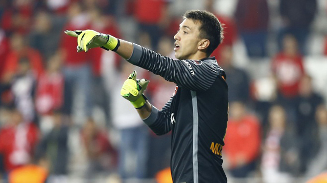 İngiliz devi Muslera'nın peşinde!