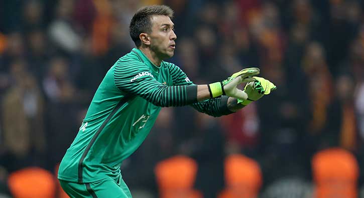 Muslera'ya dev talip! Bonservis bedeli...