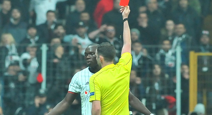 Hem kendini hem de takımını yaktı! 3 maç daha cezalı