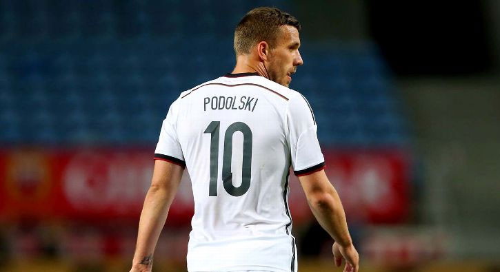 Joachim Löw'den Podolski'ye jest