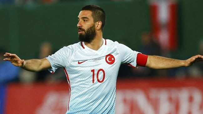 Arda Turan Çanakkale şehitlerini andı