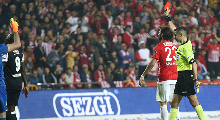 Aboubakar'a tarihi ceza geliyor