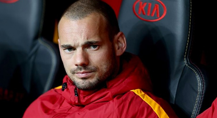 Galatasaray'ın eski başkanı Duygun Yarsuvat: Sneijder göbek yapmış