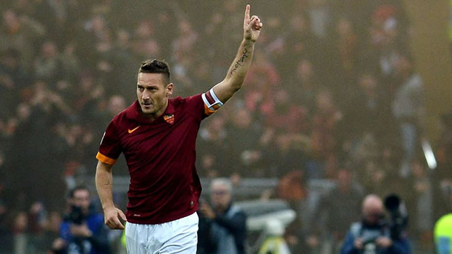 Roma Totti'ye futbol direktörlüğü teklif etti