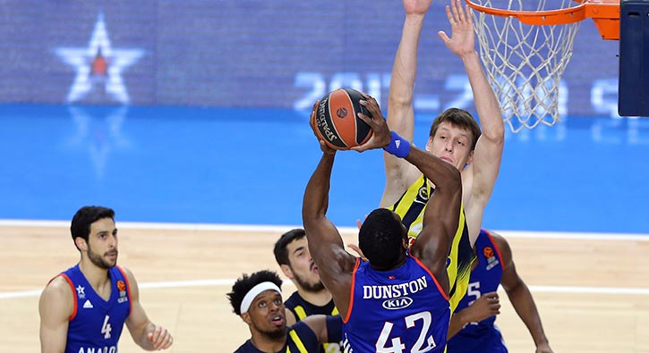 Abdi İpekçi'de muhteşem maç! Kazanan Anadolu Efes