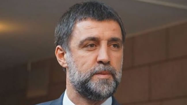 Hakan Şükür ve Arif Erdem üyelikten atıldı