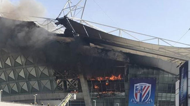 Shanghai Shenhua'nın stadı Hongkou yandı