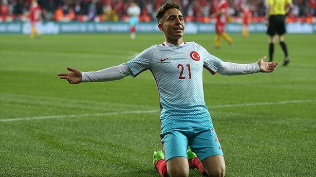 Galatasaray Emre Mor için masaya oturdu