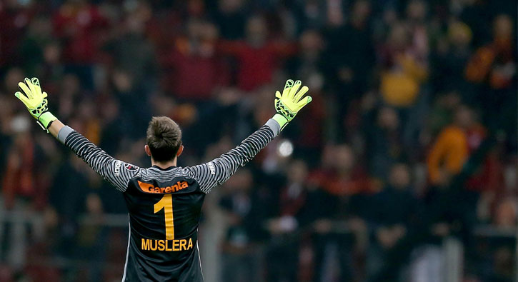 Muslera'nın çilesi bitmiyor!