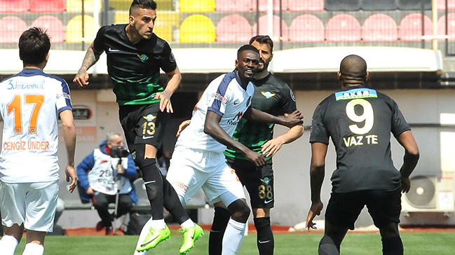 Başakşehir'e 90+4'te 'evlat' şoku!