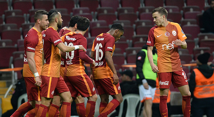Galatasaray, Adana engelini zorlanmadan aştı!