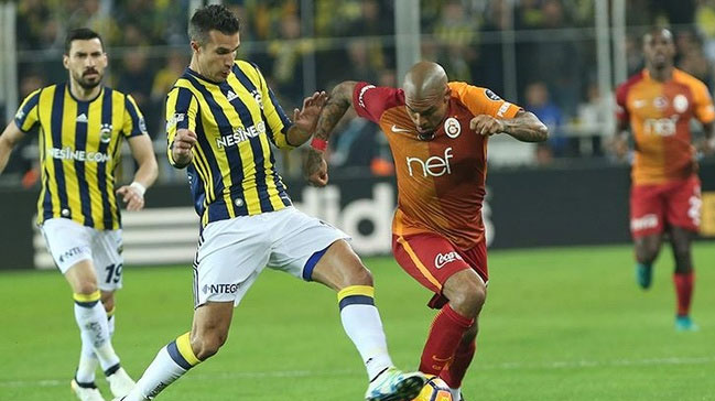 Monchi: van Persie ve De Jong'u Sevilla'ya götürüyordum