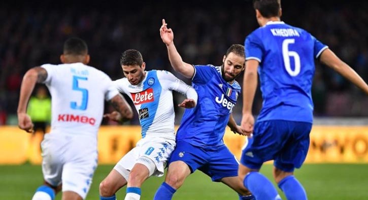 Juventus, Napoli'ye izin vermedi! 