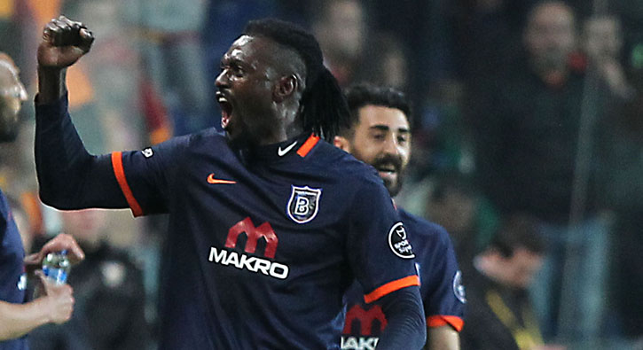Adebayor fena patladı! Galatasaray'a hat-trick...