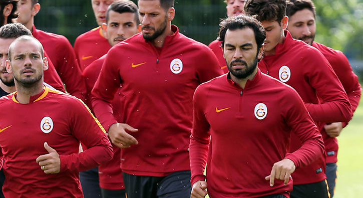 Bu sefer hocayı değil kendilerini eleştirdiler