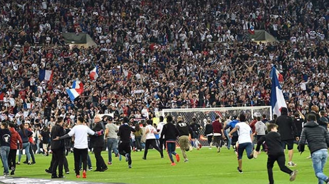 UEFA'nın Lyon-Beşiktaş kararına Paskalya ertelemesi