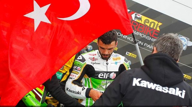 Kenan Sofuoğlu Hollanda'da ilk sırada