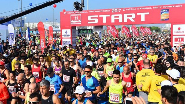 Vodafone İstanbul Yarı Maratonu koşuldu 