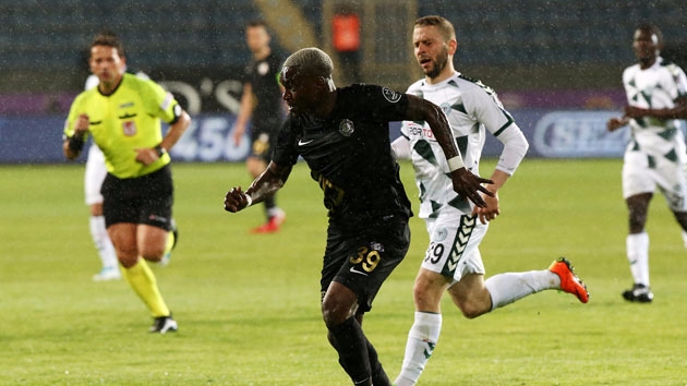 Osmanlıspor - Konyaspor maçında gol sesi çıkmadı