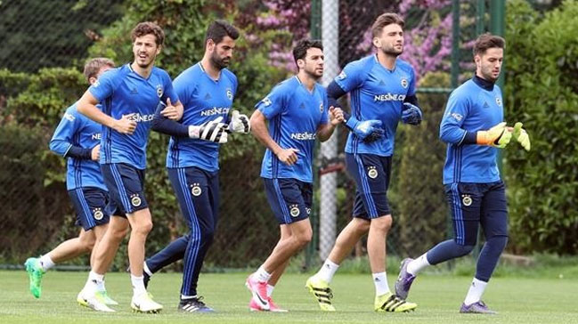 Fenerbahçe hazırlıklara ara vermeden devam etti