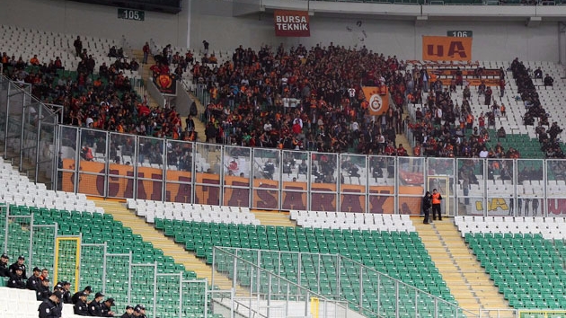 Galatasaraylı taraftarlardan olay pankart!