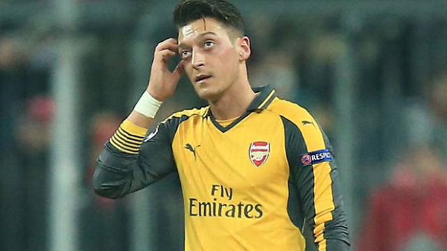 Arsenal'de Mesut Özil şoku!