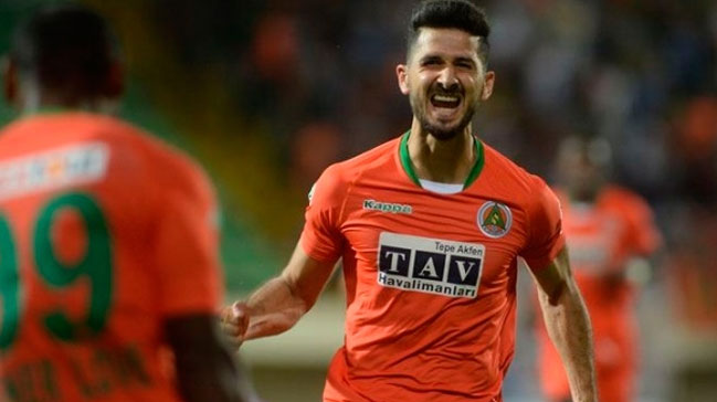 İspanyol devi Emre Akbaba'yı takibe aldı