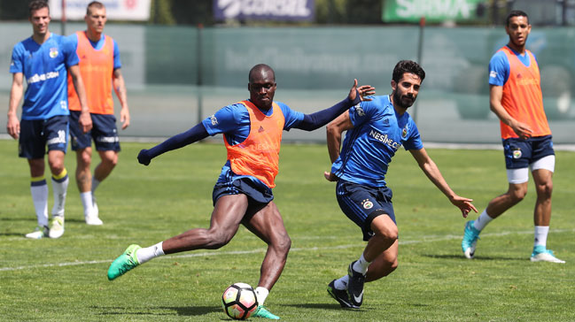 Fenerbahçe'de derbi hazırlıkları sürüyor