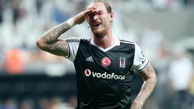 Beşiktaş'ta ilk ayrılık!