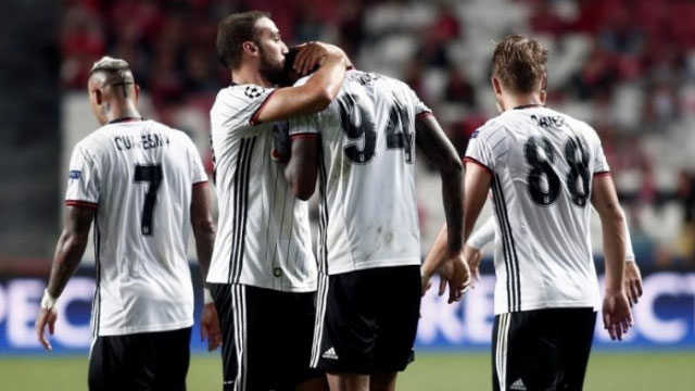 Cenk Tosun'dan Talisca ve Quaresma'ya: Lütfen kırılmayın