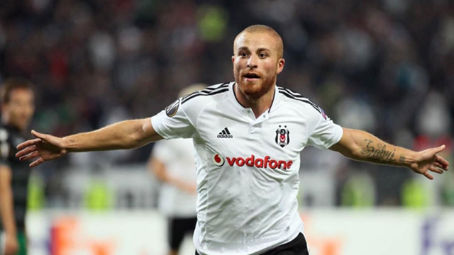 Menajerler Beşiktaş'ın kapısında!