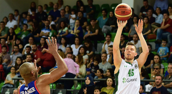 Daçka erteleme maçında Efes'i devirdi