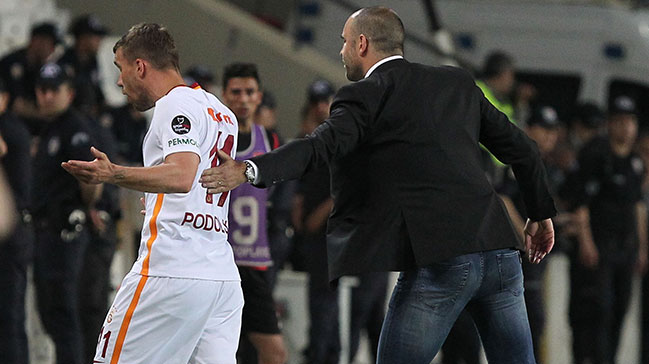 Podolski'den Igor Tudor'a flaş tepki! 
