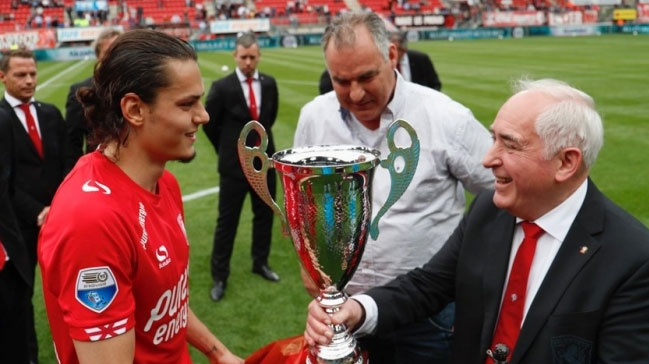Enes Ünal Twente'de yılın futbolcusu seçildi