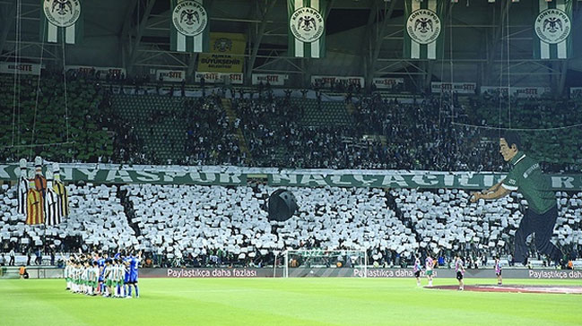 Konya tribünlerinde 4 boyutlu koreografi